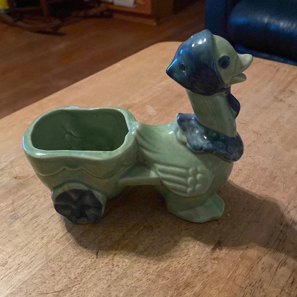 Shawnee vintage Mother Goose planter, green, great shape!! Adorable